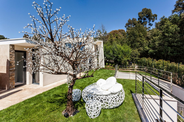 Others 4, Villa Colibri, Var