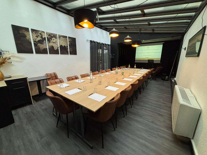 Others 5, Hotel Le Valois, Cognac, Charente