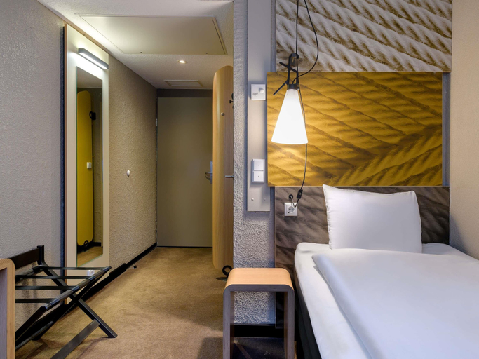 Bedroom 3, ibis Hotel Köln Am Dom, Köln