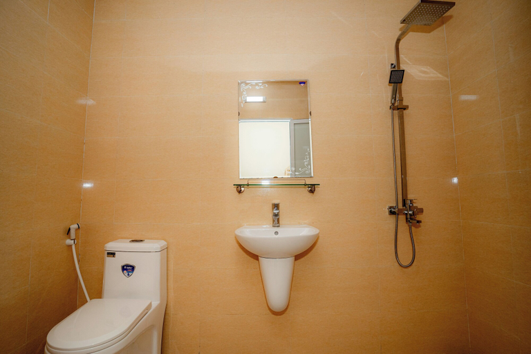 Bathroom 4, Trang An Freedom Hood, Hoa Lư