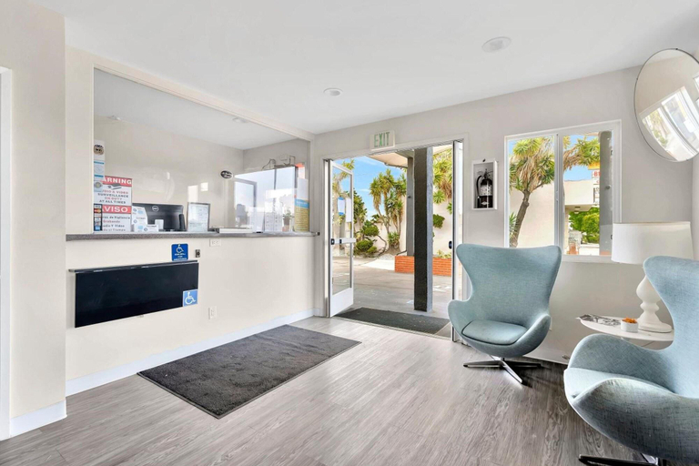 Public Area 3, Tradewinds Motel, Los Angeles