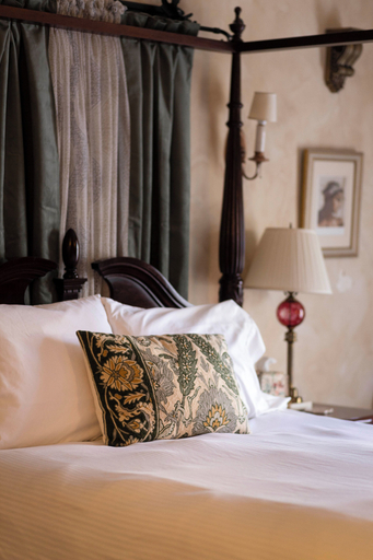 Bedroom 3, A' Tuscan Estate Bed & Breakfast, Yamhill