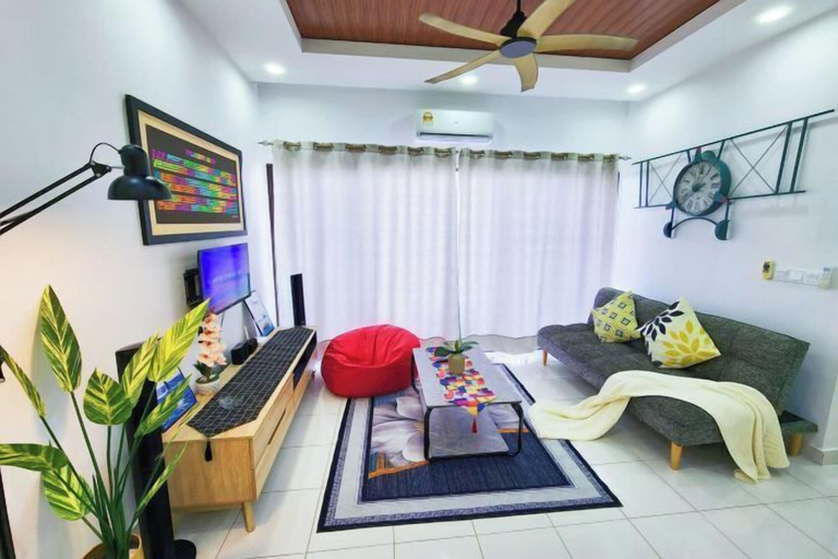 Living area 4, KLIA Lili Residensi 5+2 PAX with Splendid Pool, Seremban