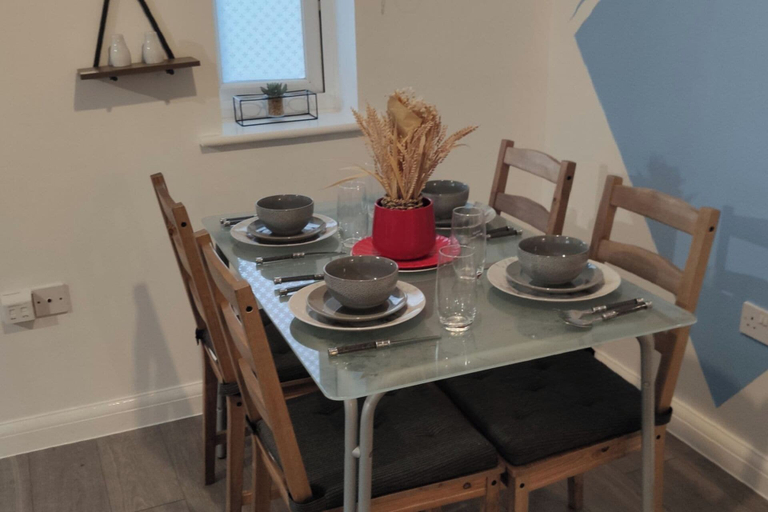 Others 5, Apartment - Sleeps 4 - Parking - Station Close, London