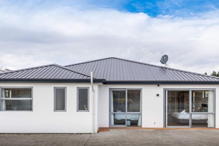 Exterior 3, 37 Galaxy B, Mackenzie