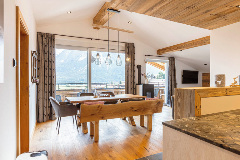 In-room dining 3, Zugspitz Suites Lermoos by ALPS RESORTS, Reutte
