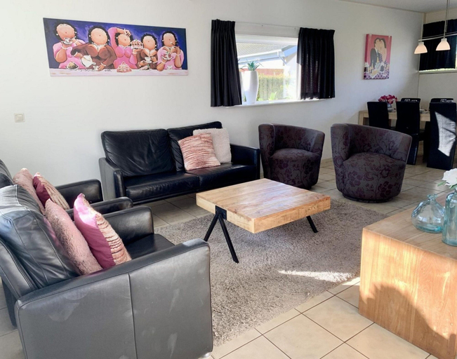 Living room 2, Great Bungalow Near the Beach and sea, Zijpe
