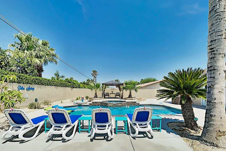 Others 2, Luxe Retreat - Backyard Oasis, Riverside