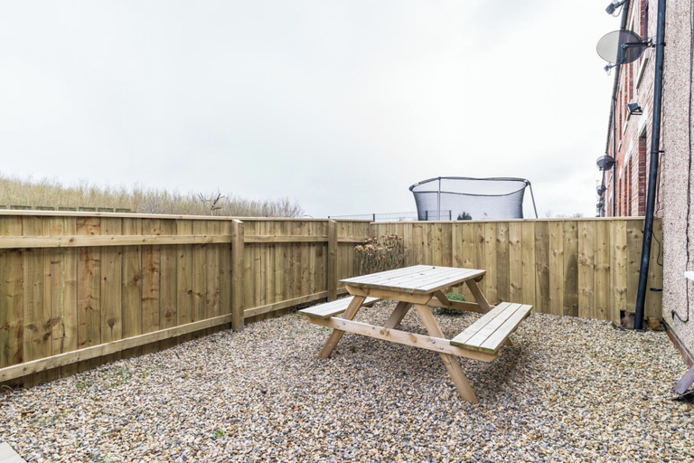 Others 5, East House-sleeps 5-pet Friendly-garden-parking, Northumberland