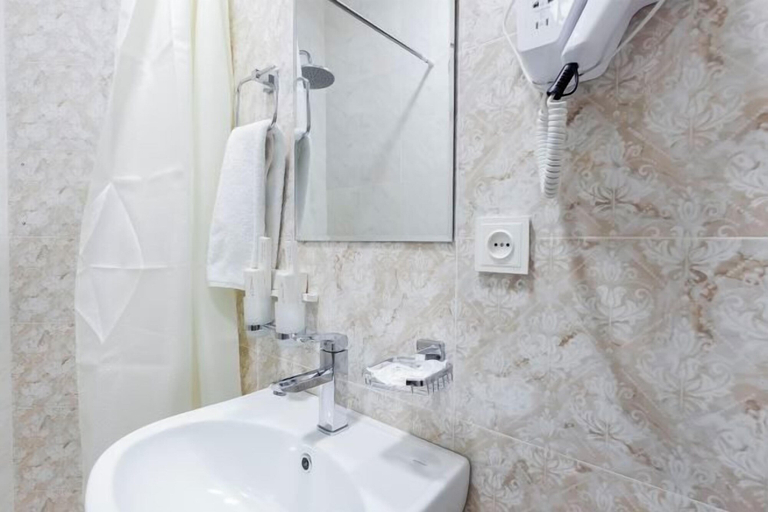 Bathroom 4, Centrum Hotel Tashkent, Tashkent City