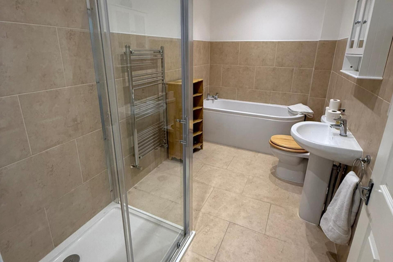 Bathroom, Napton on the Hill - Sleeps Upto 7 & Pet Friendly, Warwickshire