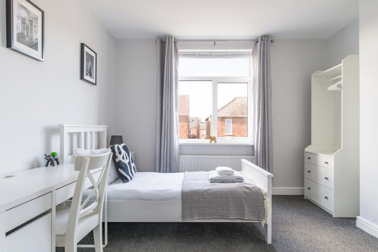 Others 3, Apartment - Sleeps 3 - Pet Friendly - Parking, Northumberland