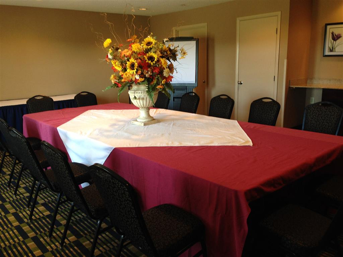 Others 5, SureStay Plus Hotel by Best Western Roanoke Rapids I-95, Halifax