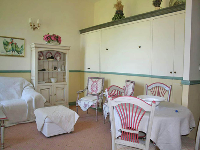 Bedroom 3, A Beautiful 2 Persons Studio in a Chateau With Swimming Pool, Drôme