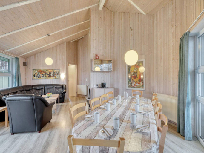 Dining 5, 4 Star Holiday Home in Ottendorf, Cuxhaven