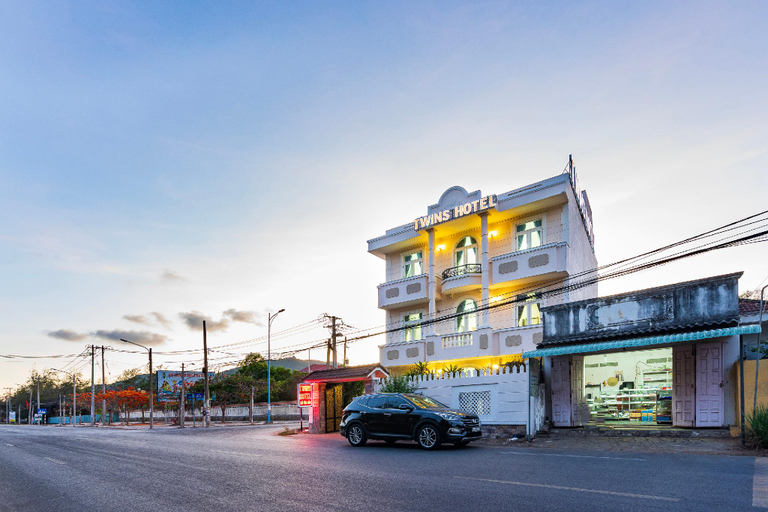 Others 4, Twins Hotel, Đất Đỏ