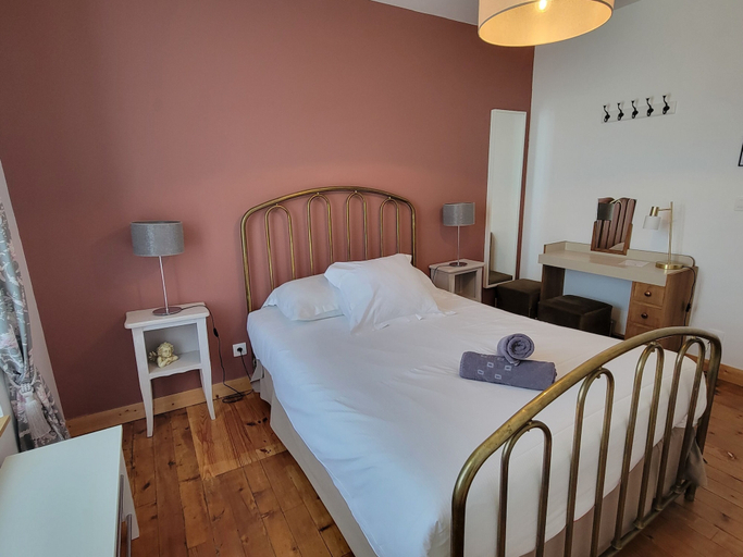 Bedroom 3, La Sucrerie, Eure