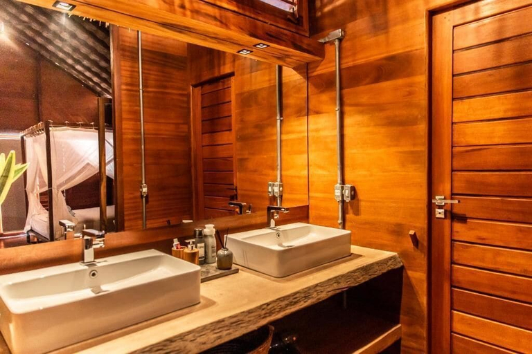 Bathroom 4, Kabana Hotel, Cruz