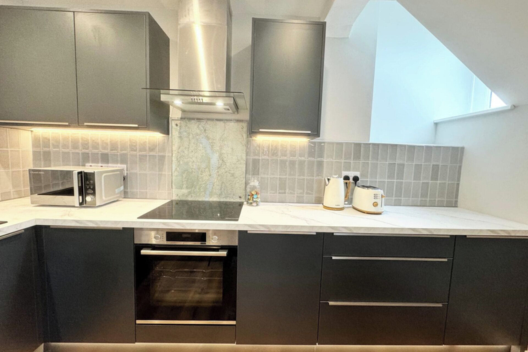 Private kitchen 5, Apartment - Sleeps 2 - Pet Friendly - Parking, Cumbria