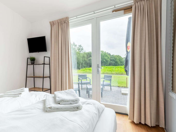 Room 5, Holiday Home in Forested Netherlands With Terrace, Goirle
