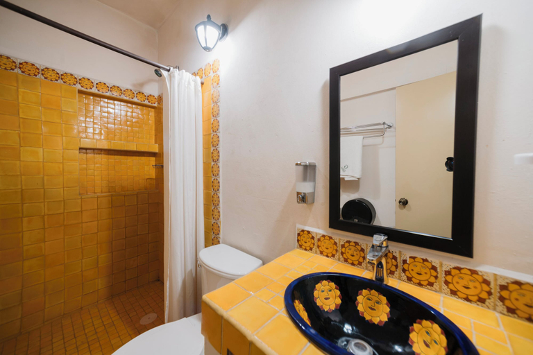 Bathroom 3, Hotel Casa Guivá, Del Centro
