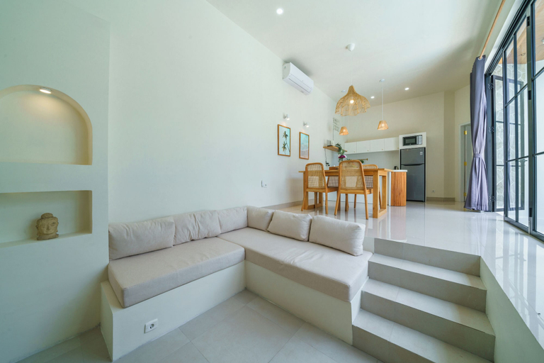 Others 3, Villa Selina, Badung