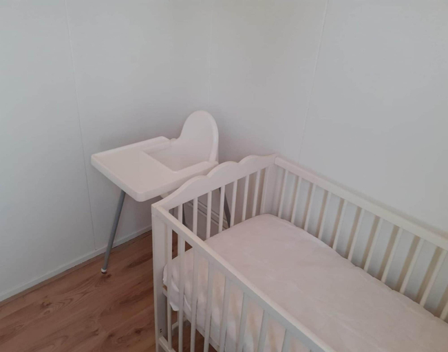 Room 3, Comfortable Holiday Bungalow for 4 People, Zijpe