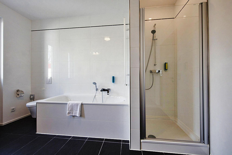 Bathroom 2, Appartement fur 4 Personen in Strausberg, Märkisch-Oderland