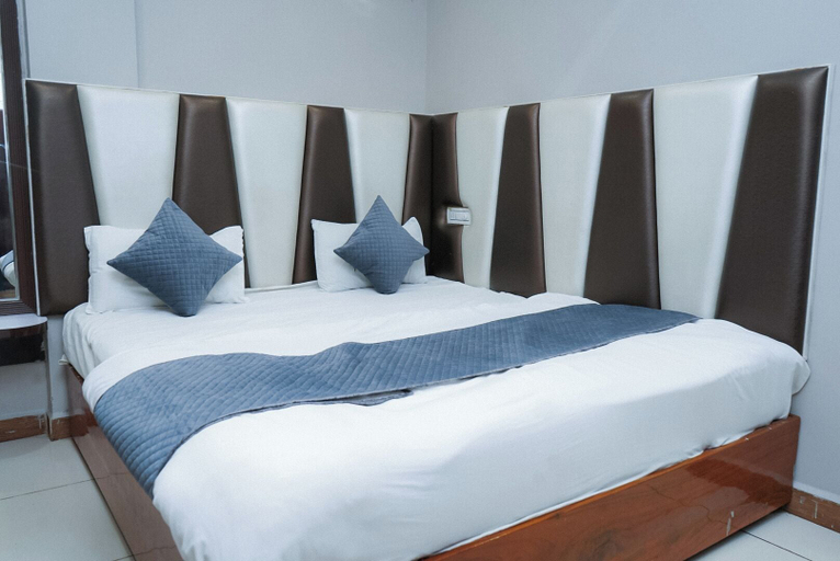 Bedroom 2, Hotel Pleasure, Ujjain