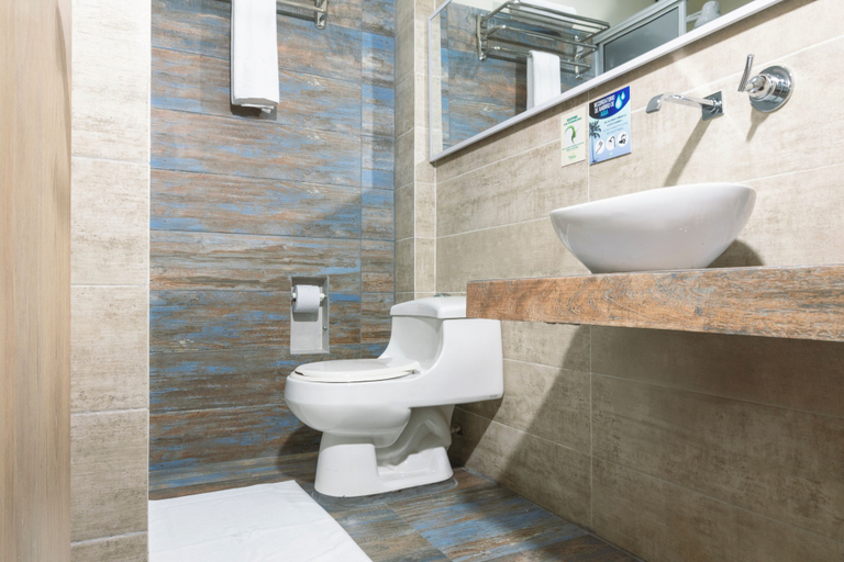 Bathroom 4, WAIRA SUITES HOTEL, Leticia