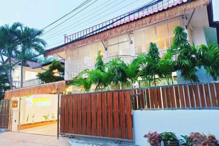 Exterior 2, Jomtien Beach Pool Villa, Pattaya