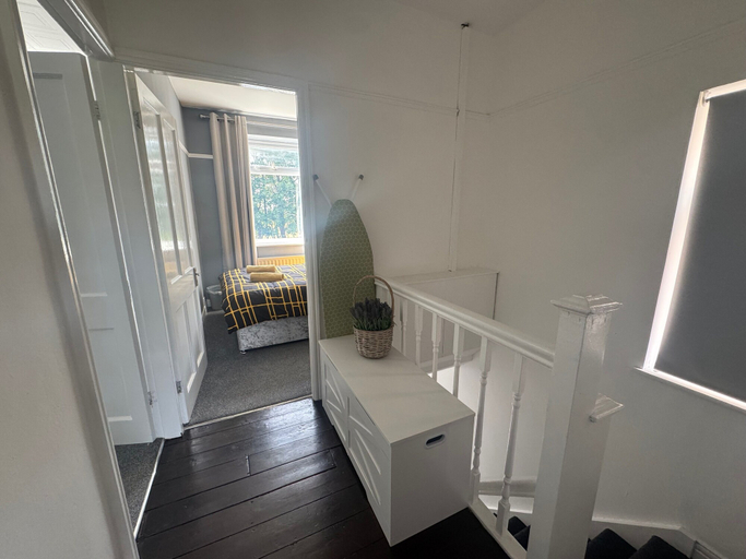 Room 3, Apt-sleeps 6-parking-ideal for Contractors-garden, Newcastle upon Tyne