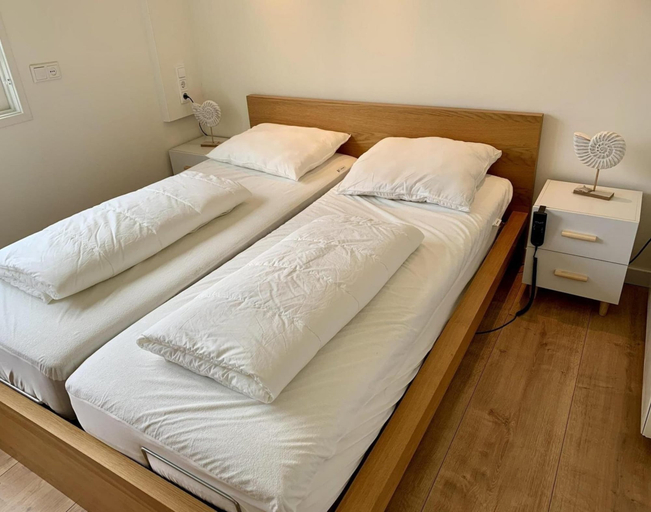 Room 4, Bungalow for 4 Persons With South-facing Terrace, Zijpe