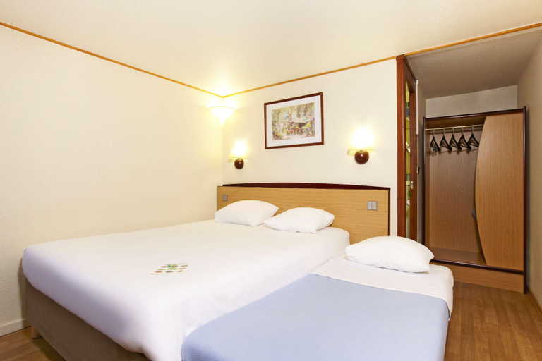 Bedroom 3, Campanile Armbouts Cappel Dunkerque, Nord