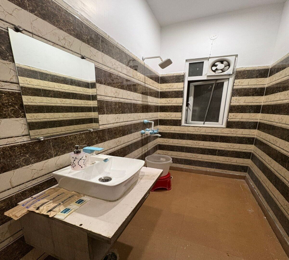 Bathroom 3, Radiant Blu Hotel, Gautam Buddha Nagar