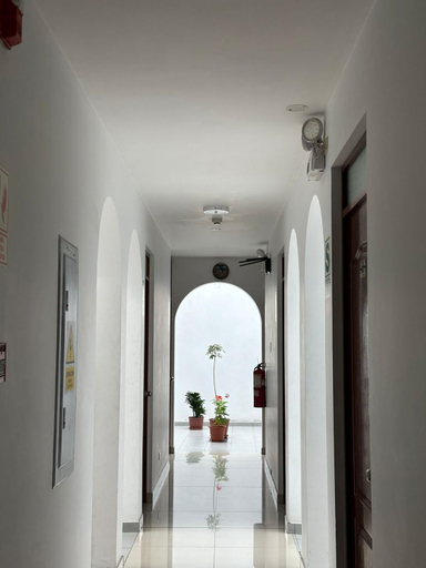Others 2, Hostal El Rey, Lima