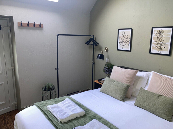 Room 3, The Blue Ball Inn, Devon
