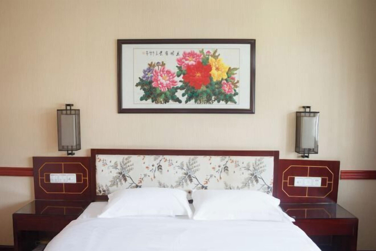 Room 2, Guangyuezhen Hotel (Baise High-Speed Railway Station), Baise