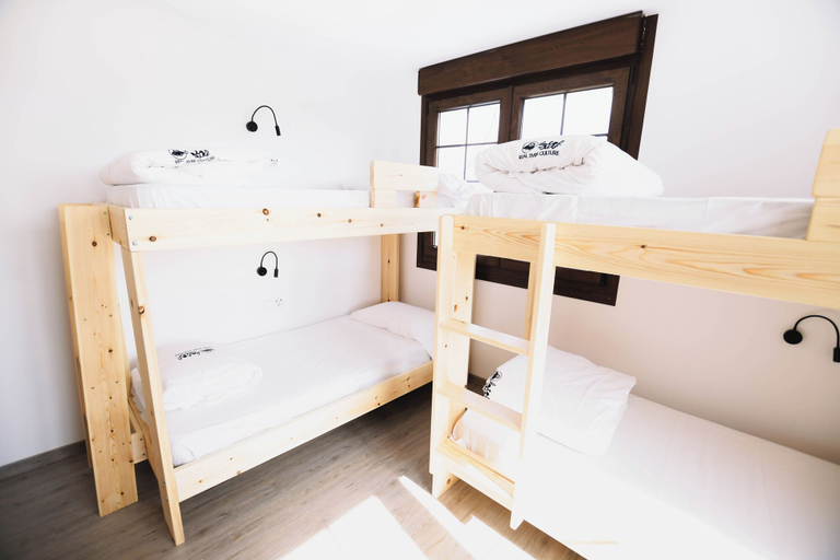Room 3, Latas Surf House, Cantabria