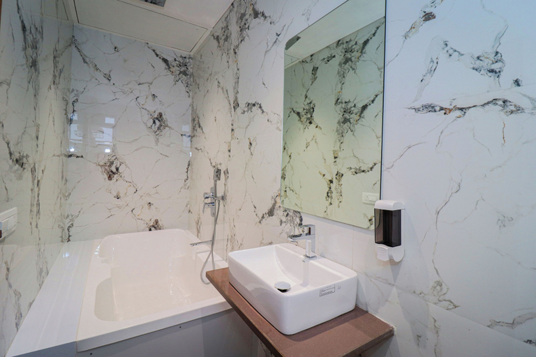 Bathroom 5, Ascent Star Inn, Mumbai Suburban