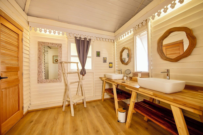 Bathroom 4, OPOA BEACH HÔTEL