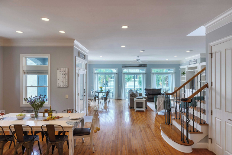 Food & Drinks, Crabline Getaway by Avantstay Private Pool + Hot Tub Easy Beach Access, Beaufort