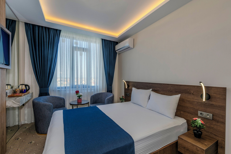 Bedroom 2, Airport Waves Hotel, Arnavutkoy