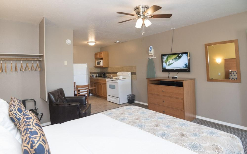 Others 5, Nordic Inn and Suites, Multnomah