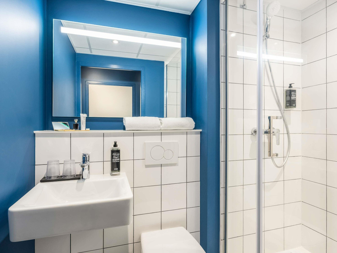 Bathroom 4, ibis budget Arlon Porte du Luxembourg, Luxembourg