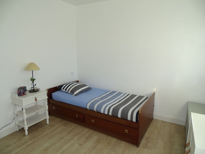 Room 2, Holiday Home in Quiberon Near by Sandy Beaches, Morbihan