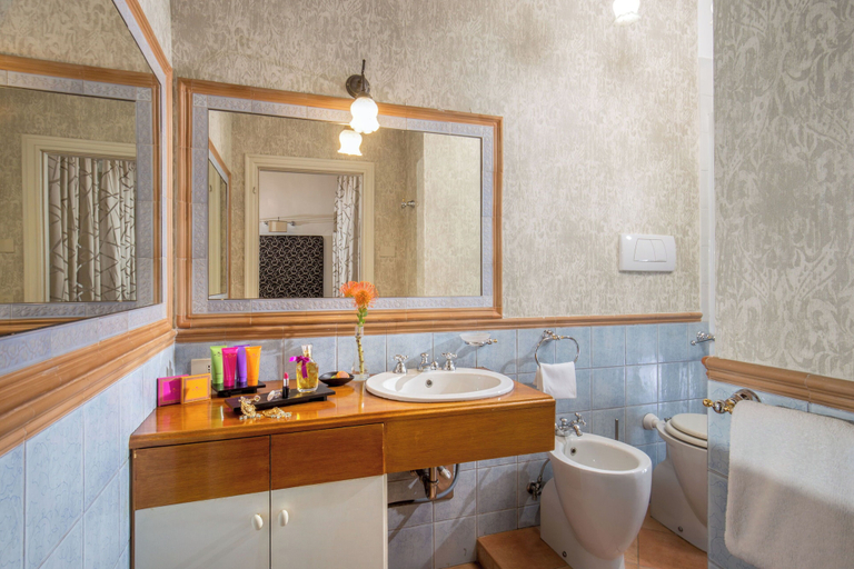 Bathroom 5, The Inn at the Spanish Steps Exclusive Collection - Roberto Di Rienzo, Roma