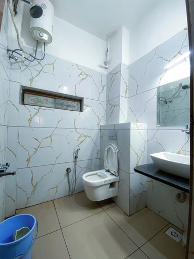 Bathroom 3, Hotel Pleasure, Ujjain