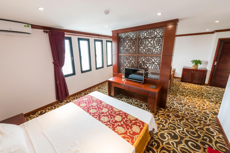 Others 2, HOANG TRUNG HOTEL, Cô Tô