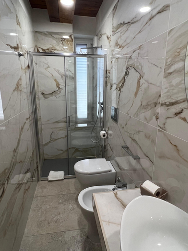 Bathroom 2, Fata34, Reggio Di Calabria